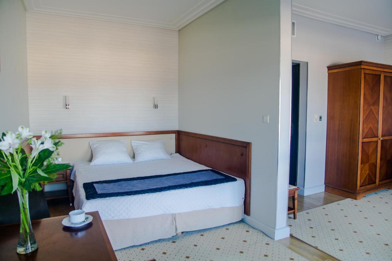 Hotel Apollo ดาร์โลฟโก ภายนอก รูปภาพ